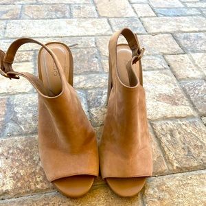 Tan Aldo cutout heels size 7.5